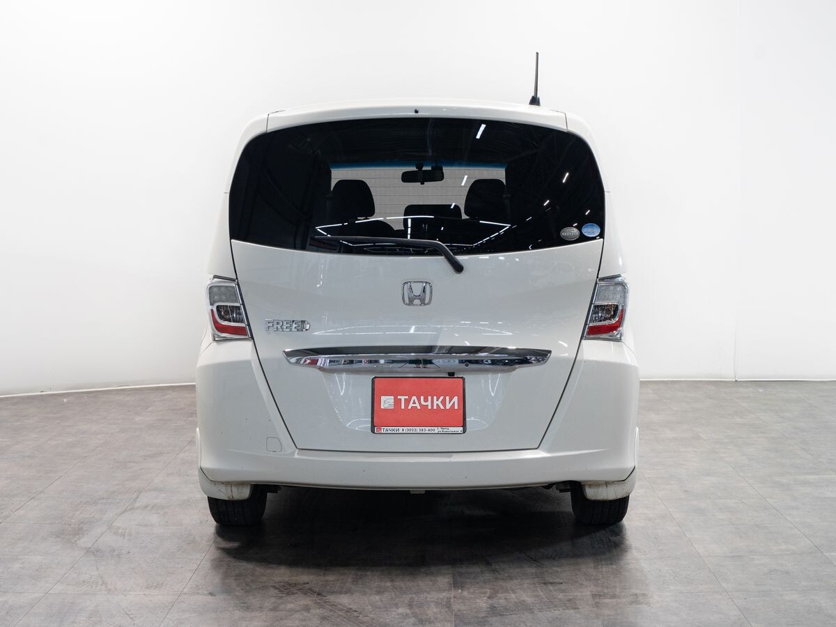 Honda Freed 2012 - фото автомобиля