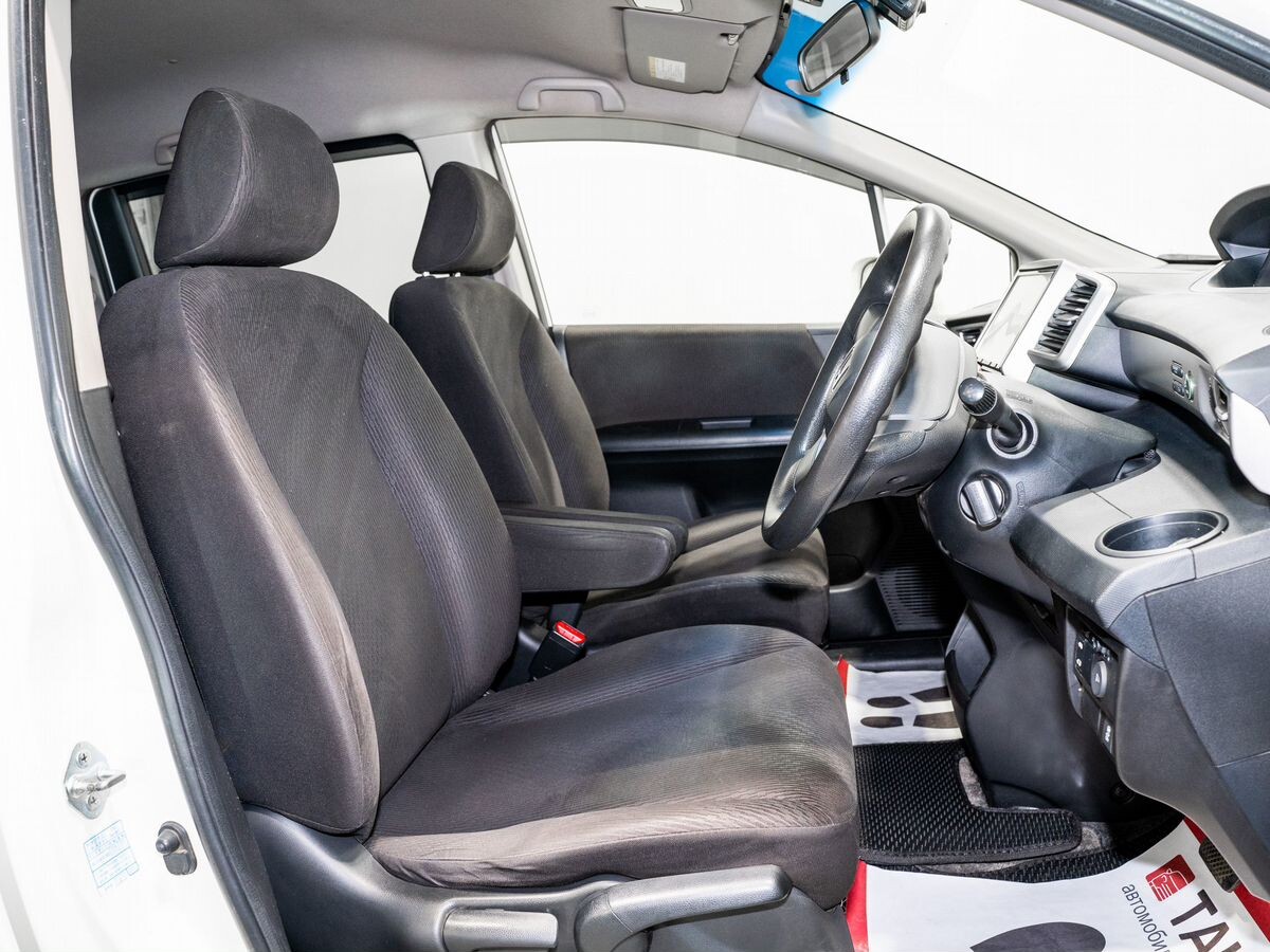 Honda Freed 2012 - фото автомобиля