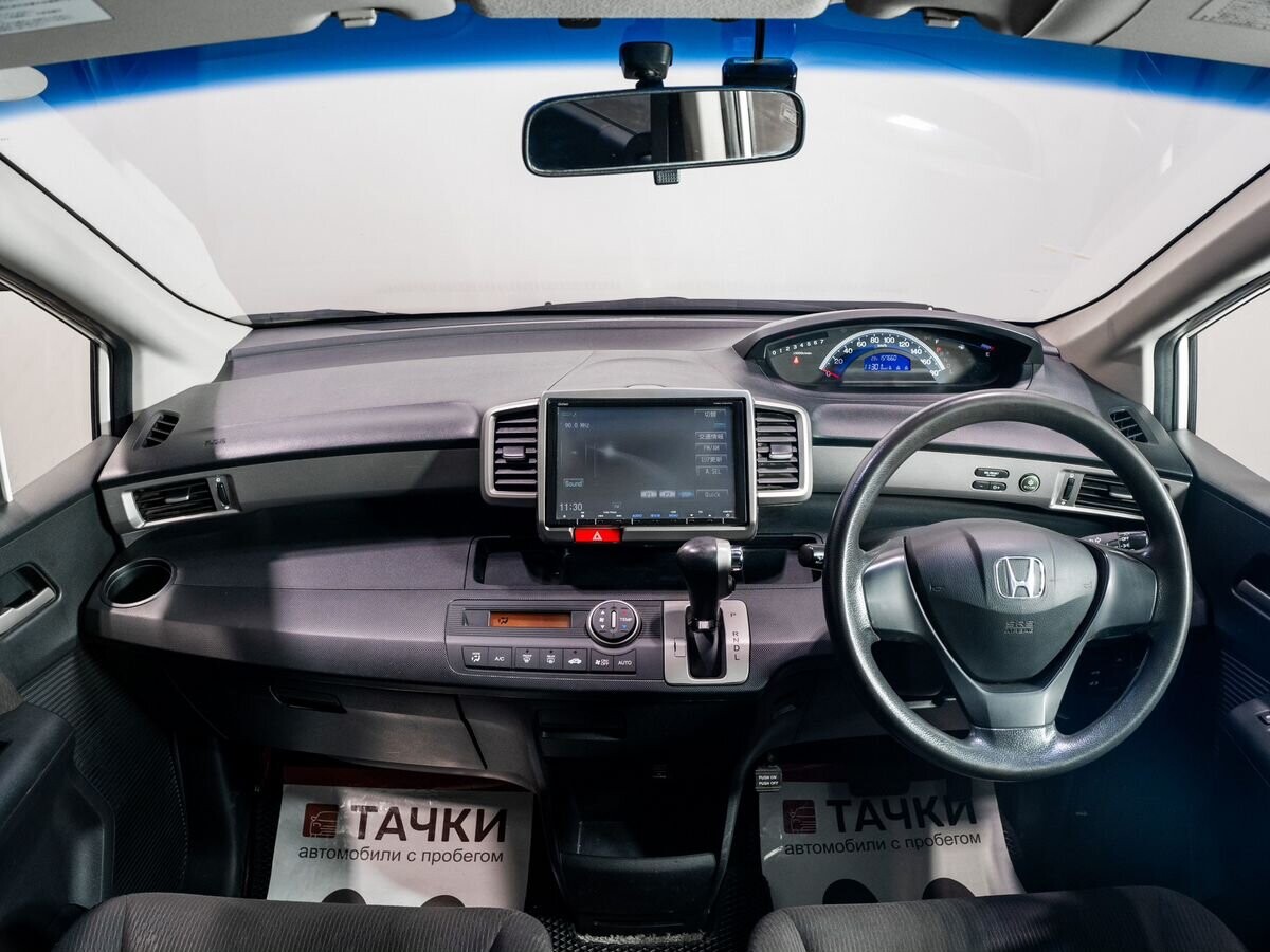 Honda Freed 2012 - фото автомобиля