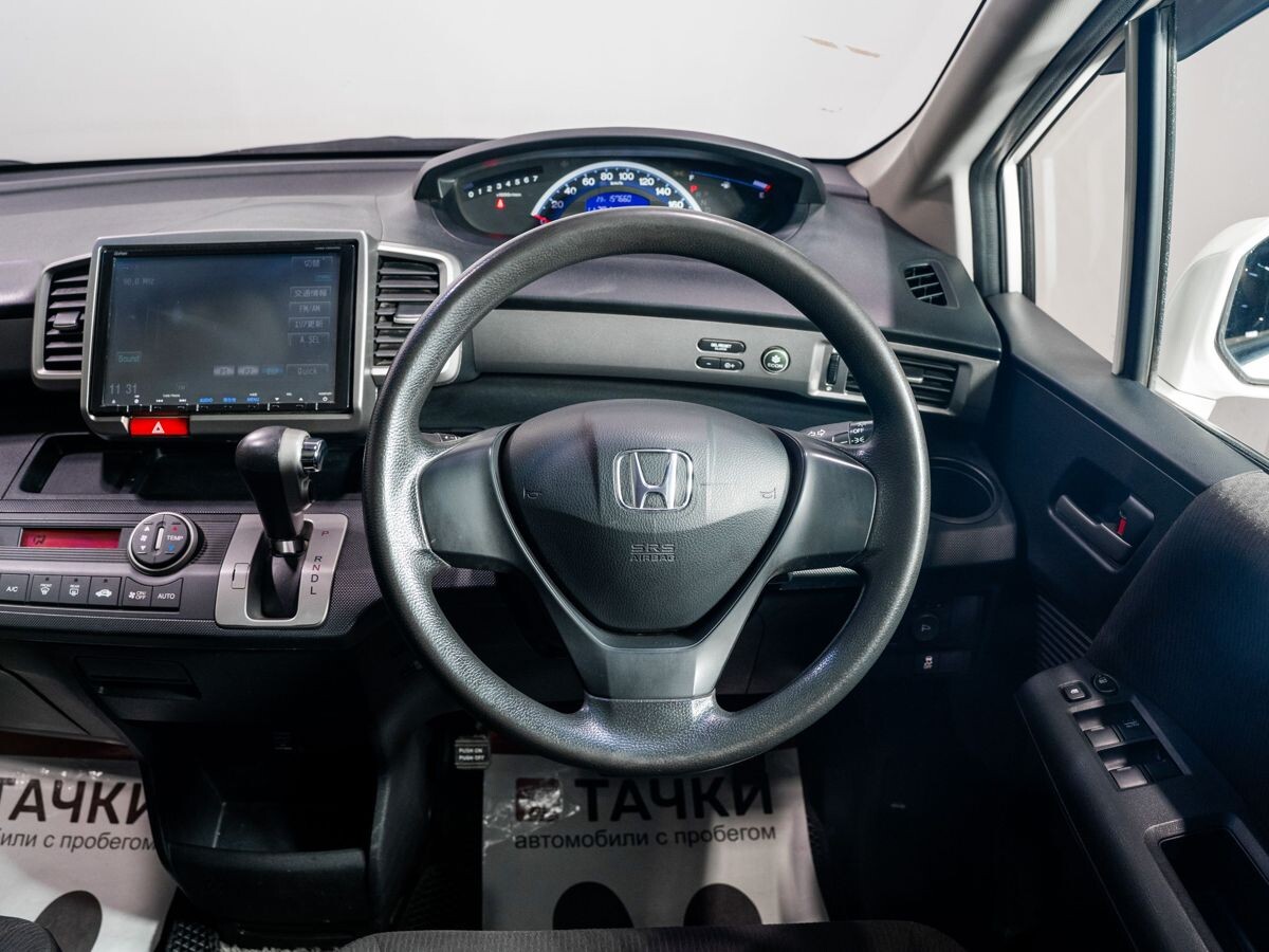 Honda Freed 2012 - фото автомобиля