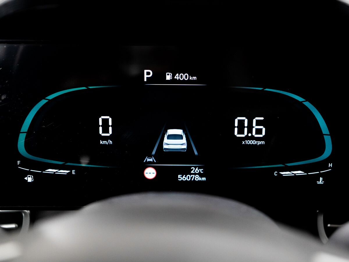 Hyundai Elantra 2023 - фото автомобиля