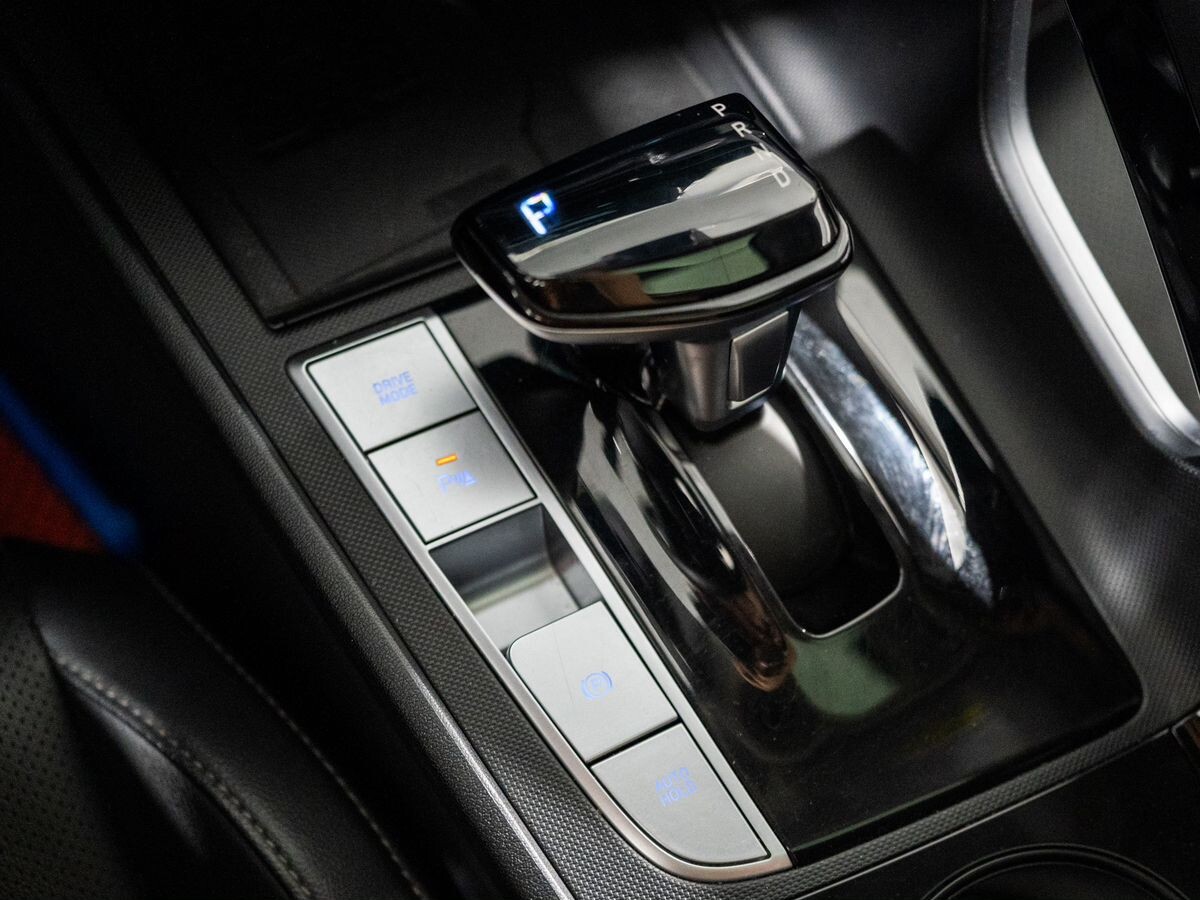 Hyundai Elantra 2023 - фото автомобиля