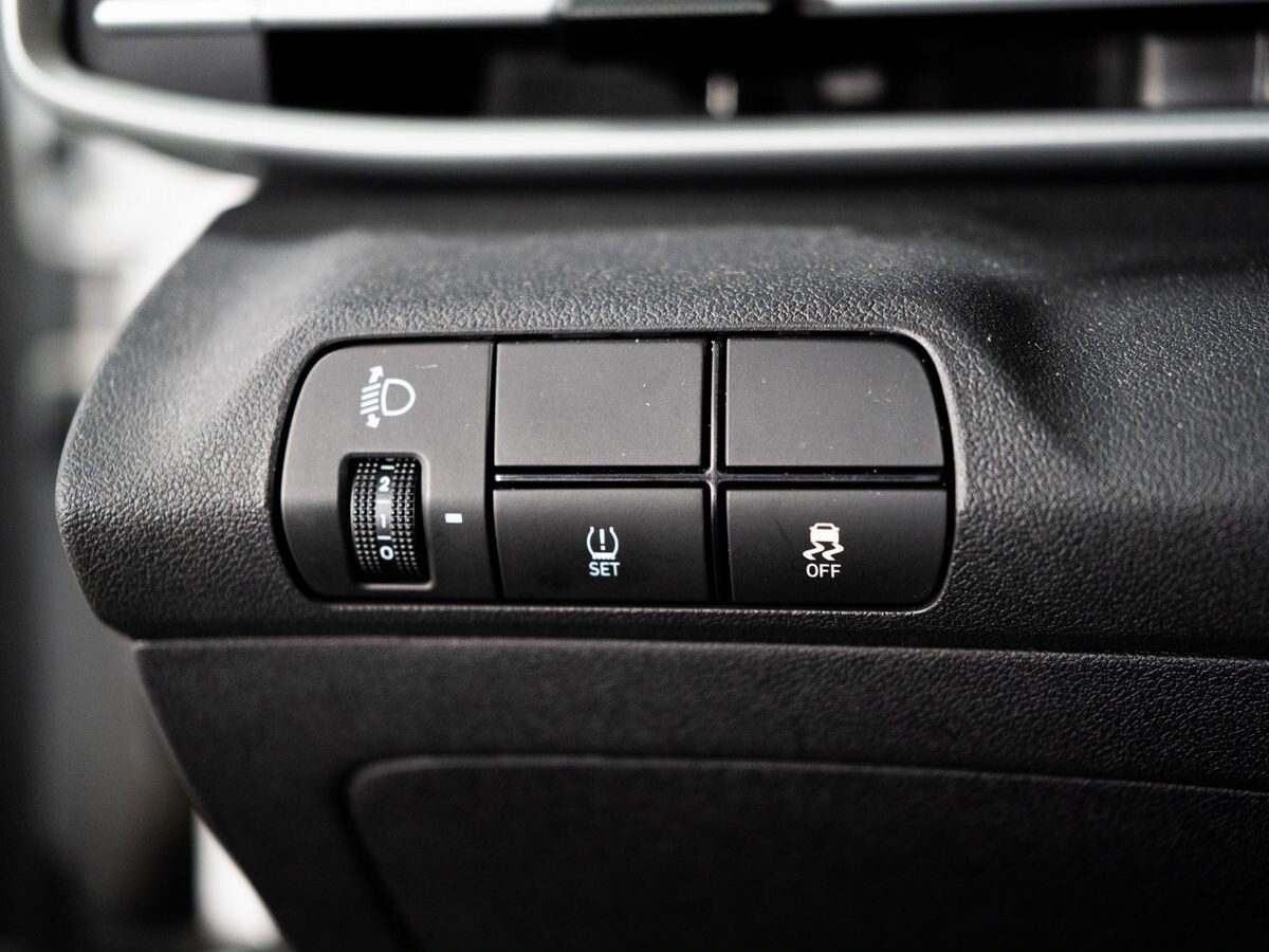 Hyundai Elantra 2023 - фото автомобиля