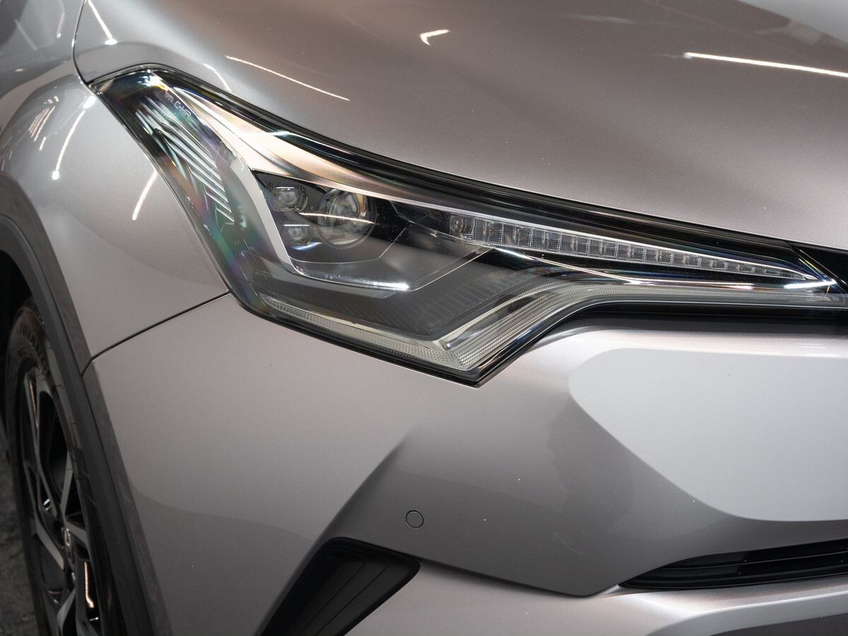 Toyota C-HR 2018 - фото автомобиля