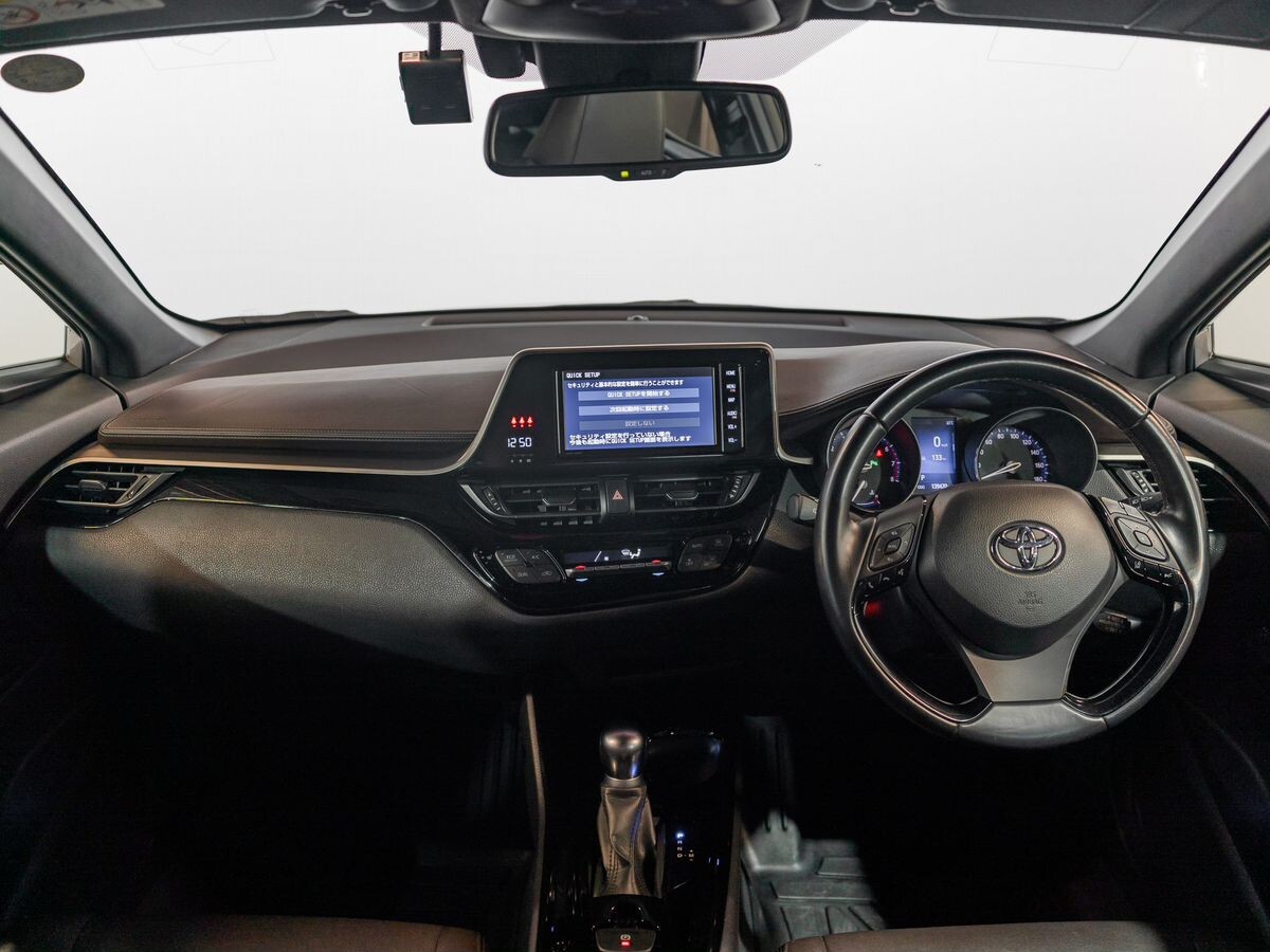Toyota C-HR 2018 - фото автомобиля