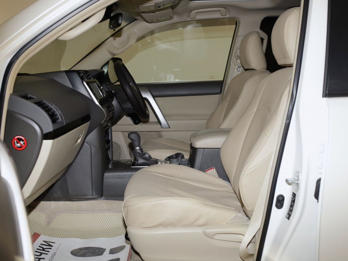 Toyota Land Cruiser Prado 2019 - фото автомобиля