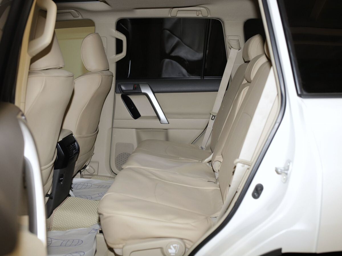 Toyota Land Cruiser Prado 2019 - фото автомобиля