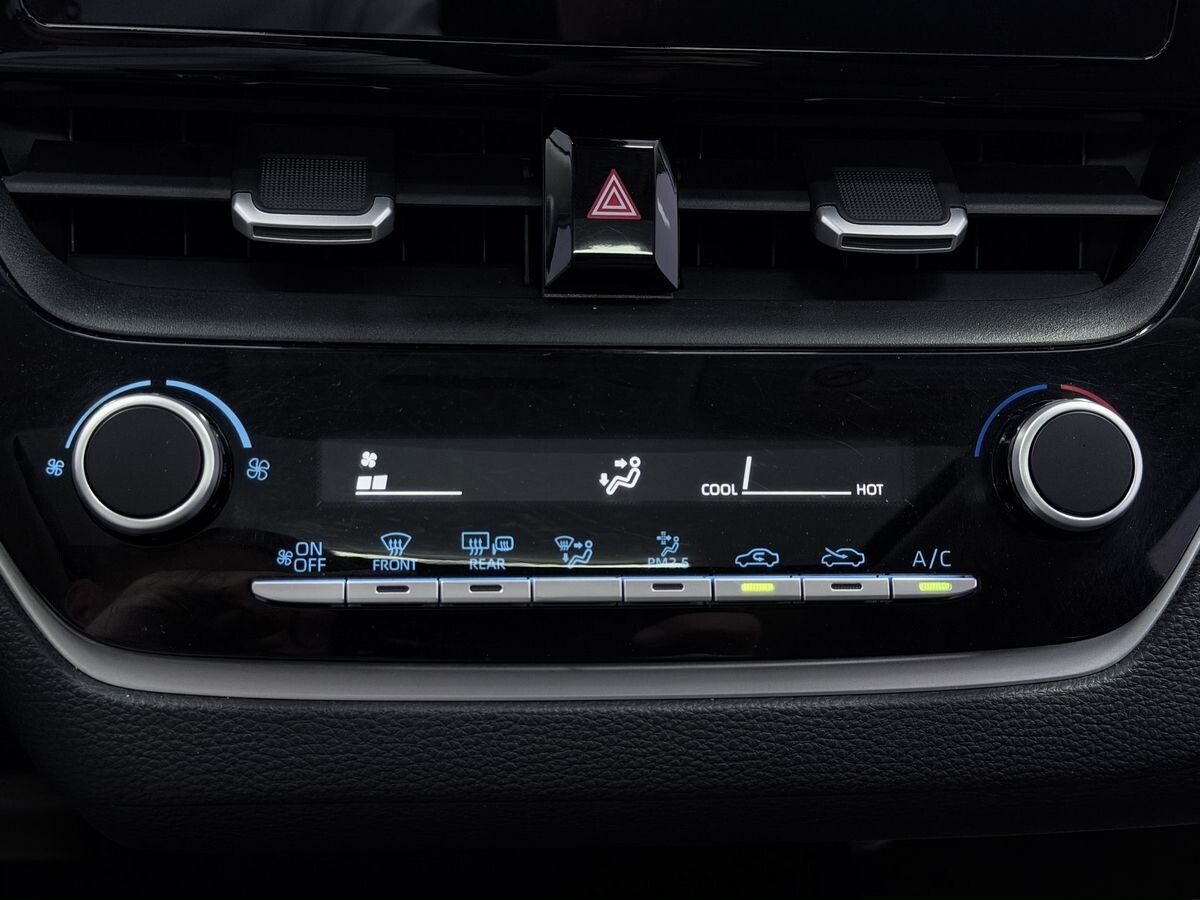 Toyota Corolla 2023 - фото автомобиля