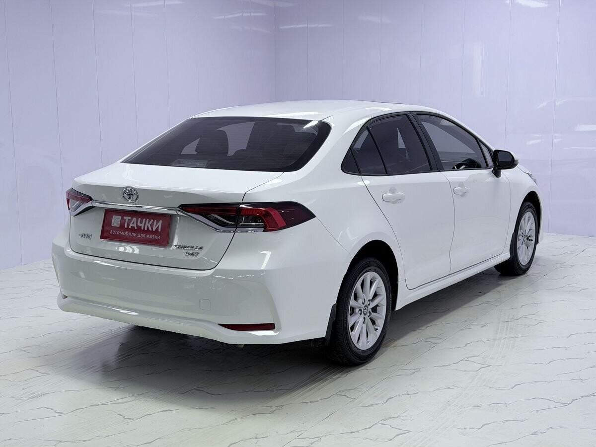 Toyota Corolla 2023 - фото автомобиля