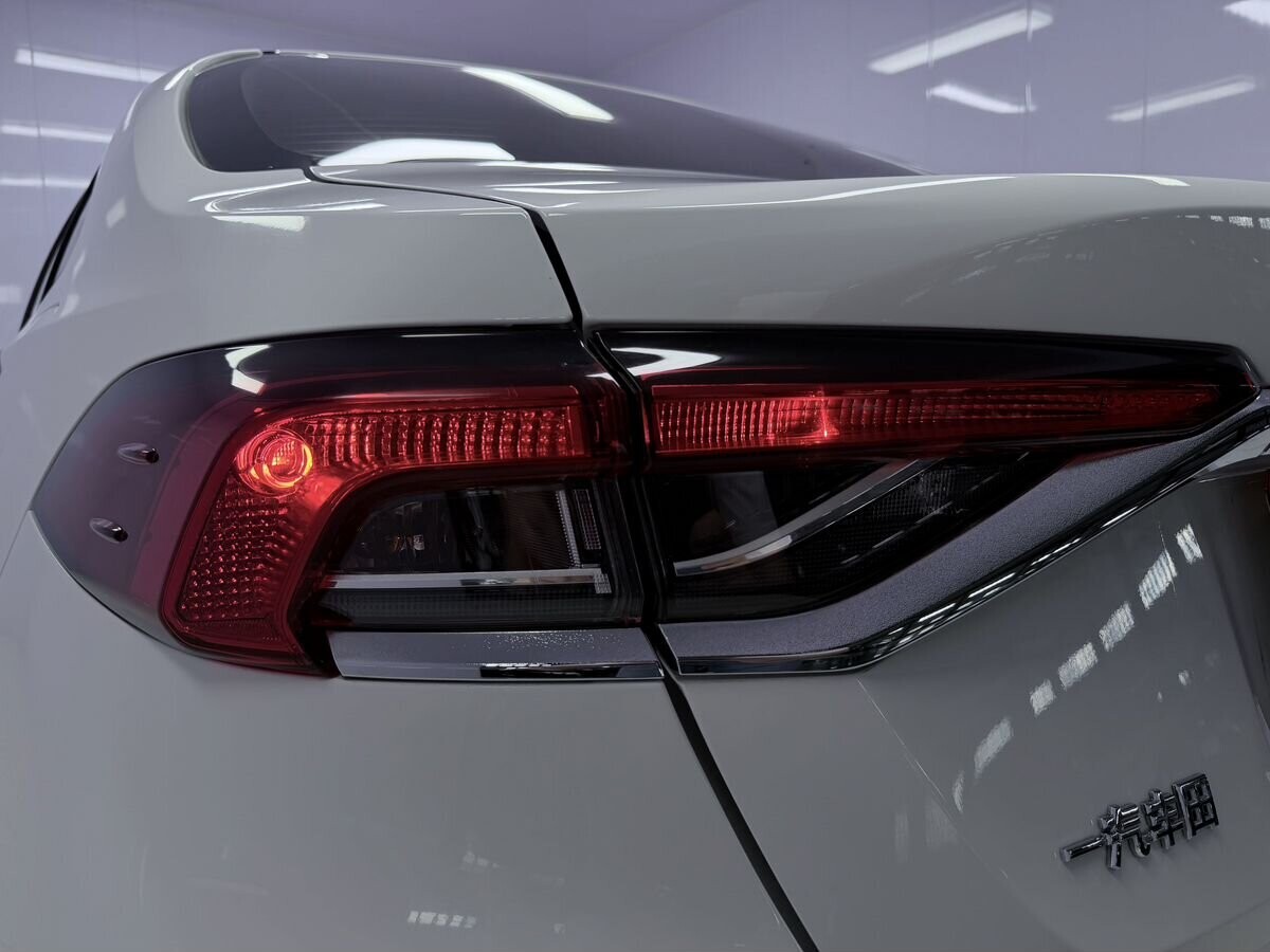 Toyota Corolla 2023 - фото автомобиля
