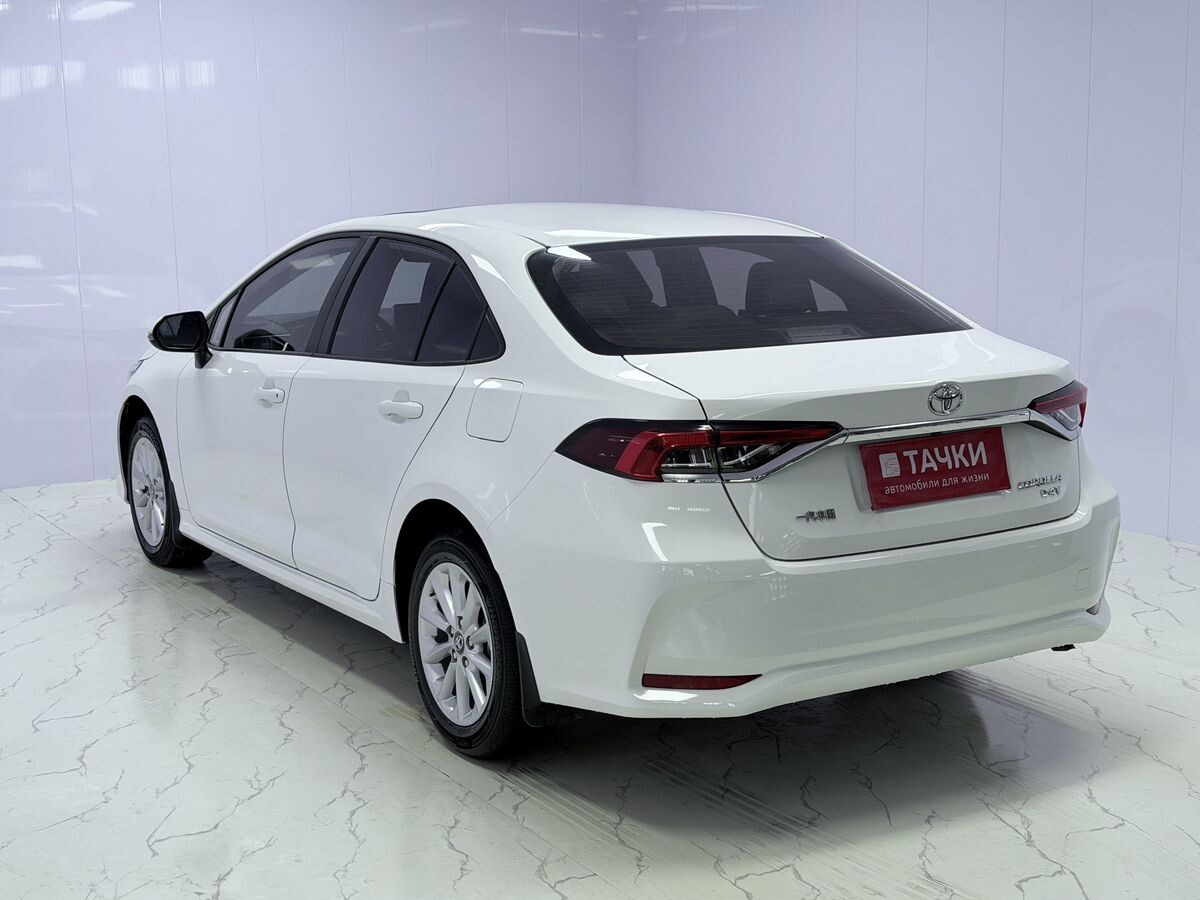 Toyota Corolla 2023 - фото автомобиля