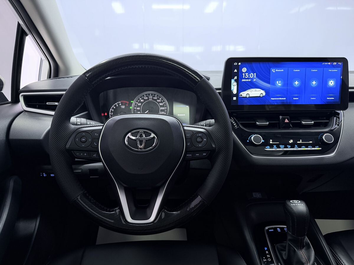Toyota Corolla 2022 - фото автомобиля