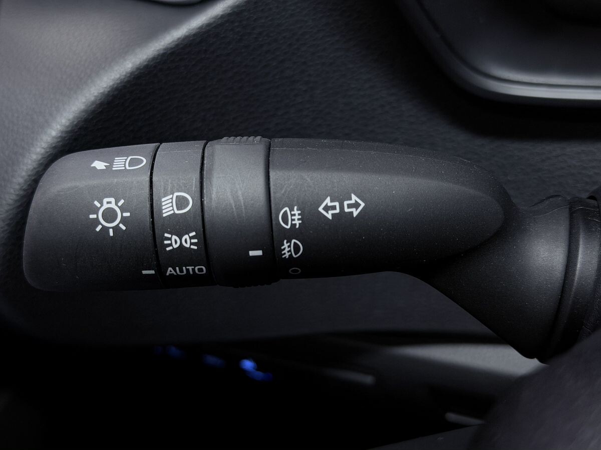 Toyota Corolla 2022 - фото автомобиля