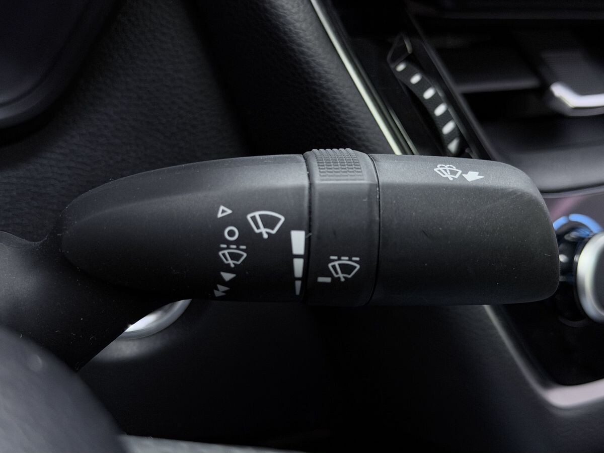 Toyota Corolla 2022 - фото автомобиля