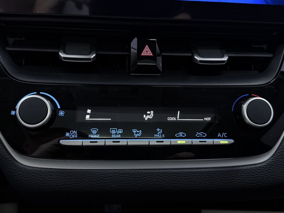Toyota Corolla 2022 - фото автомобиля