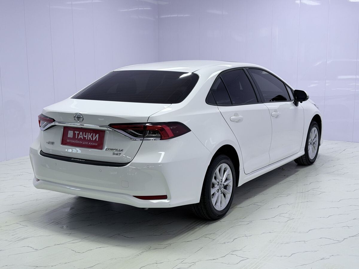 Toyota Corolla 2022 - фото автомобиля