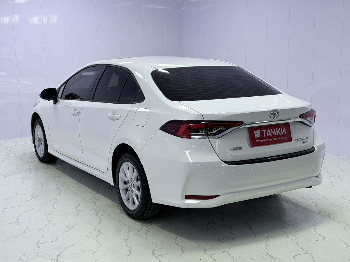 Toyota Corolla 2022 - фото автомобиля