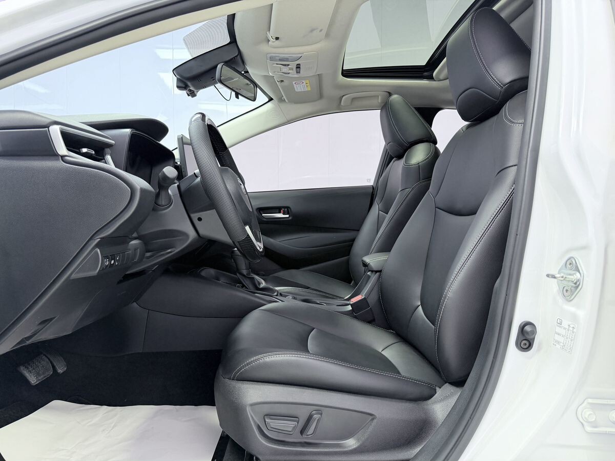 Toyota Corolla 2022 - фото автомобиля