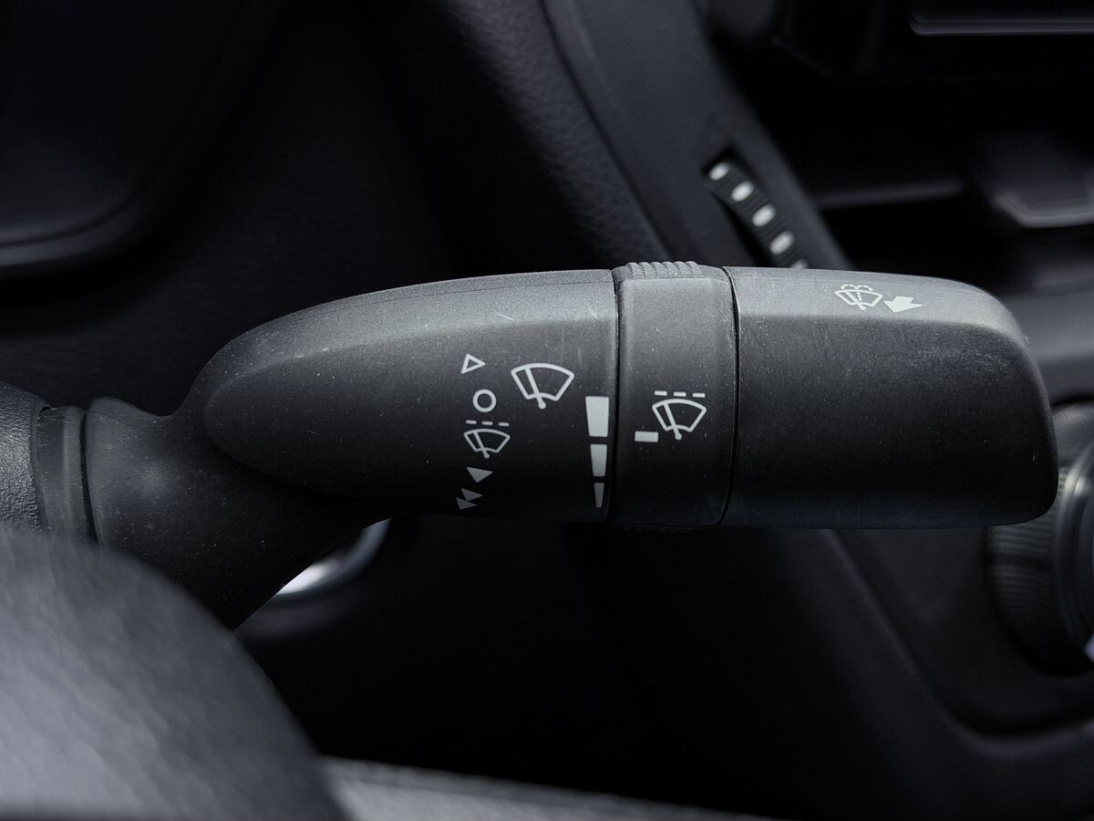 Toyota Corolla 2022 - фото автомобиля