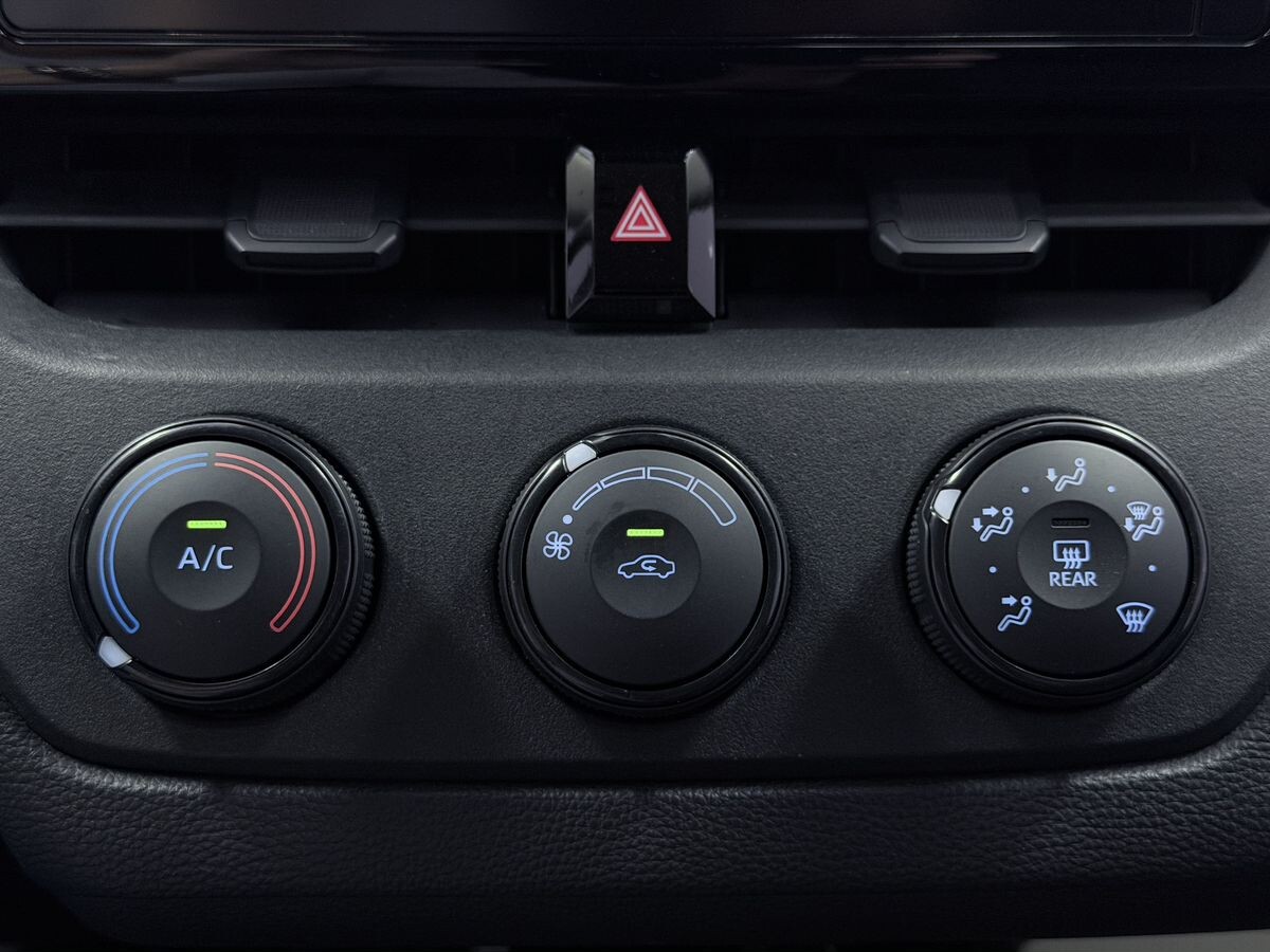 Toyota Corolla 2022 - фото автомобиля