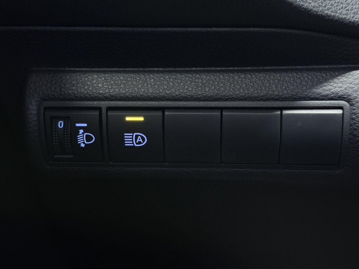Toyota Corolla 2022 - фото автомобиля