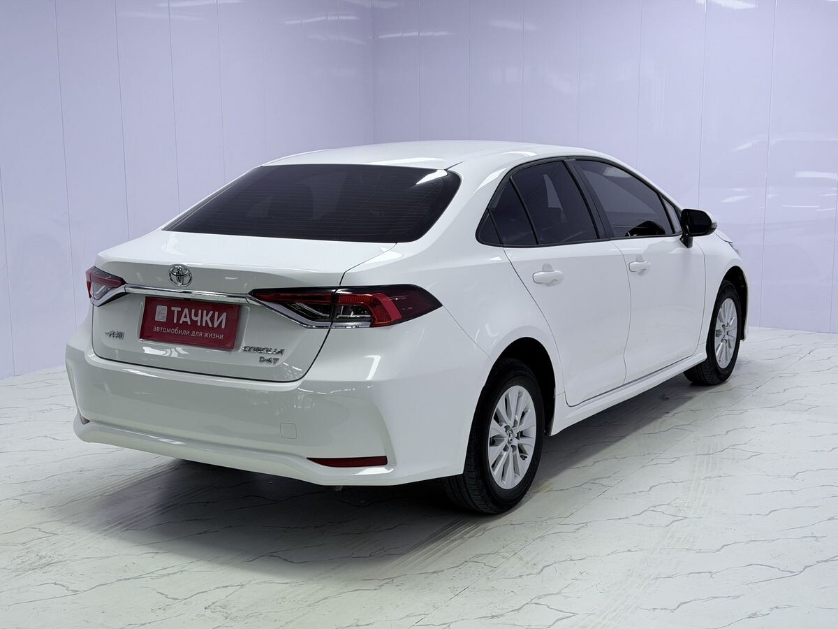Toyota Corolla 2022 - фото автомобиля