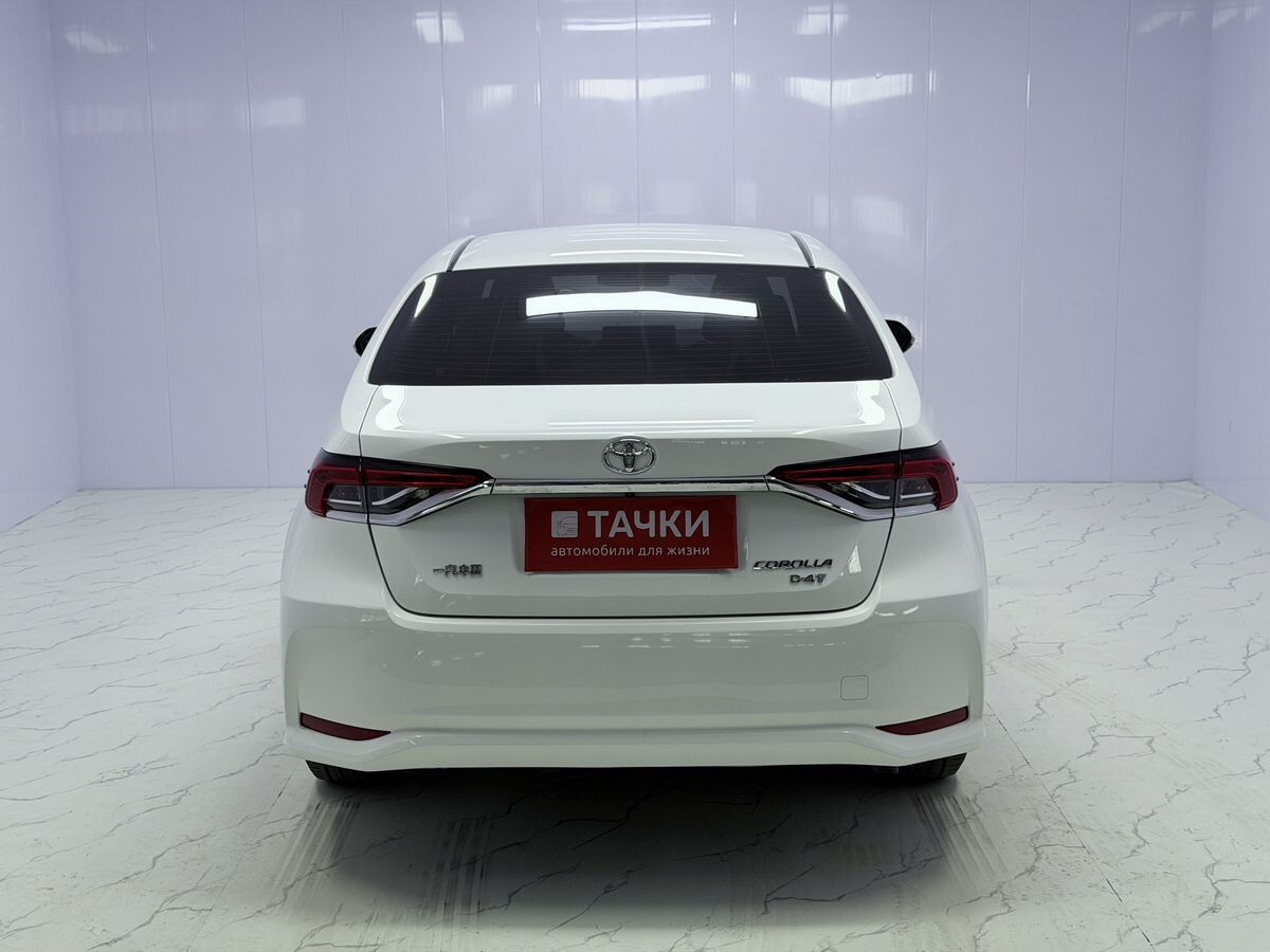 Toyota Corolla 2022 - фото автомобиля