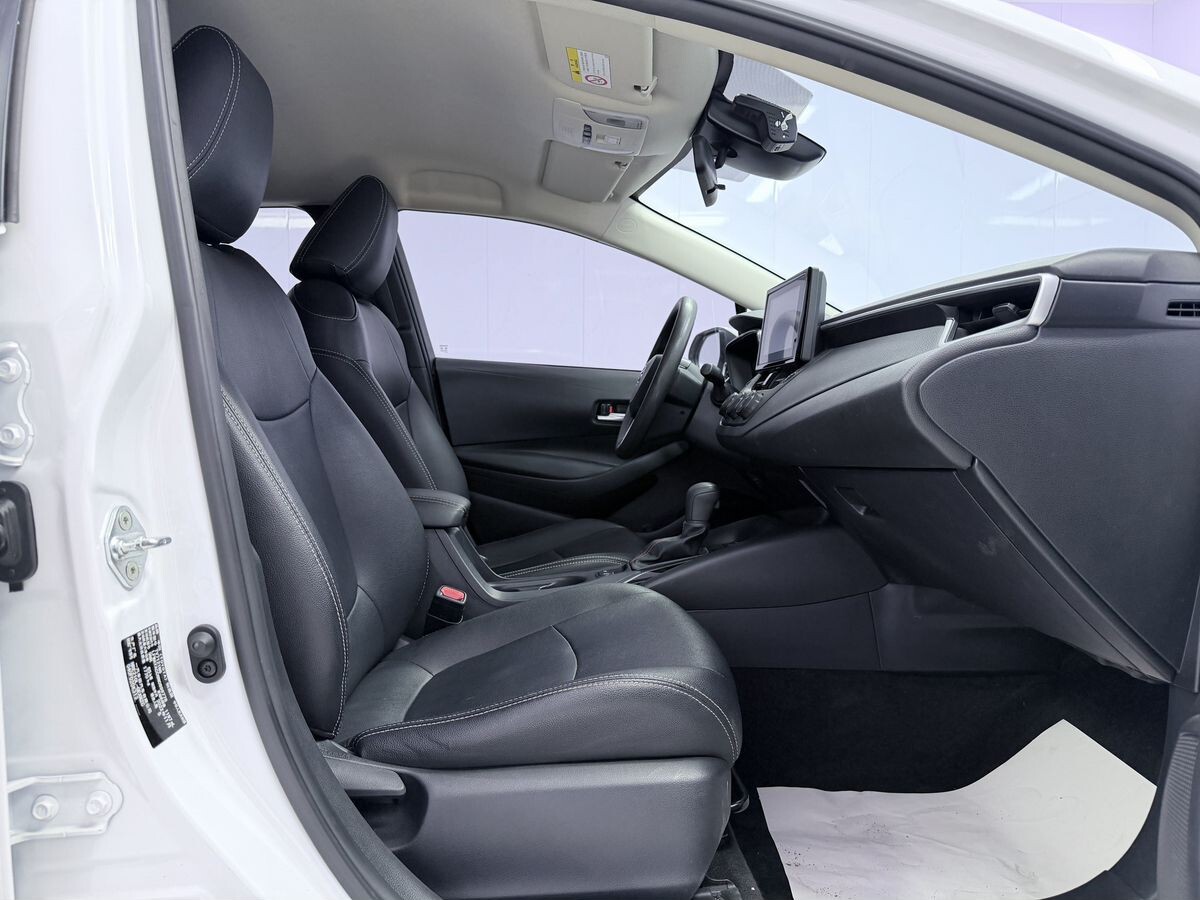 Toyota Corolla 2022 - фото автомобиля