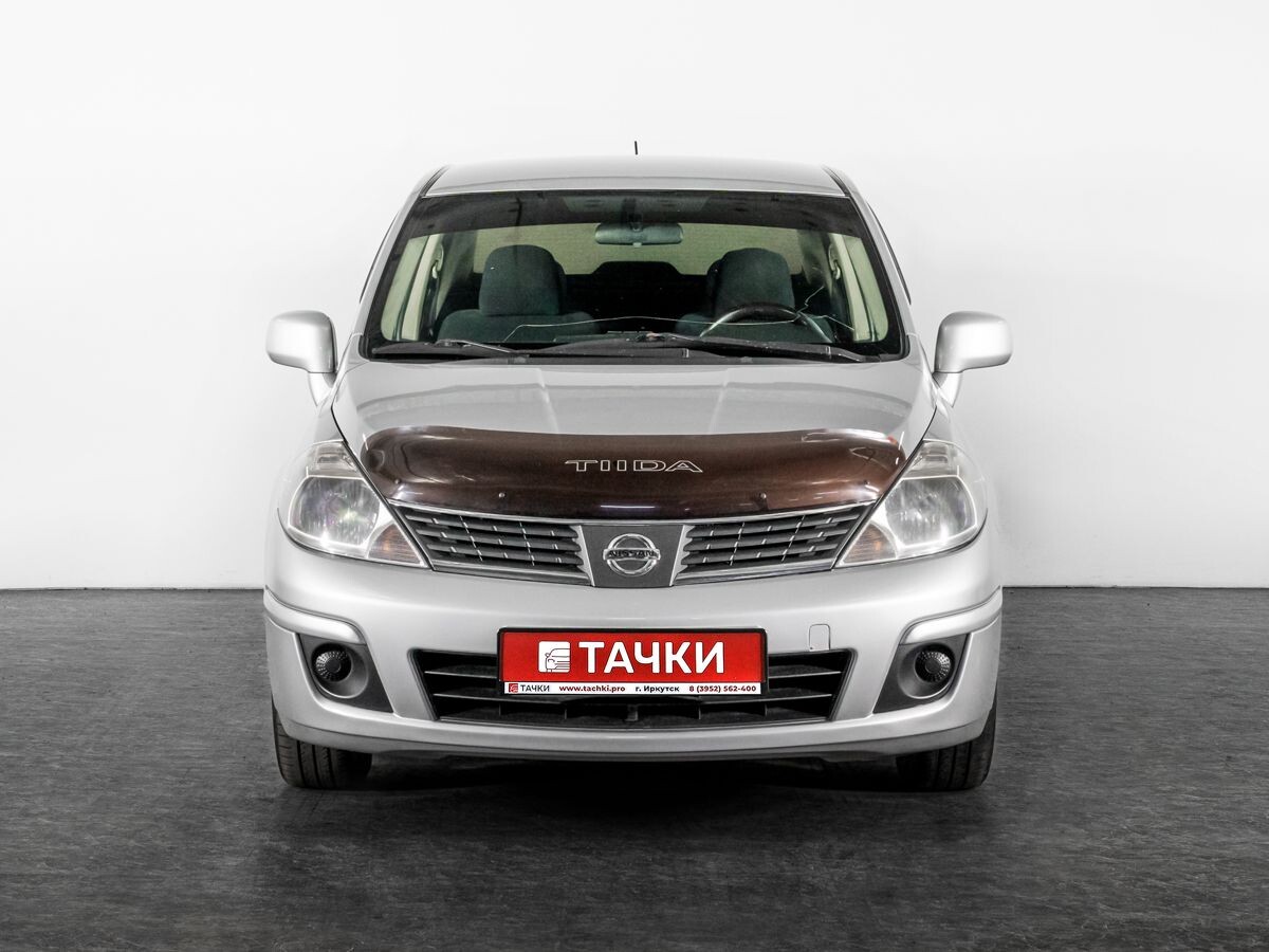 Nissan Tiida 2011 - фото автомобиля