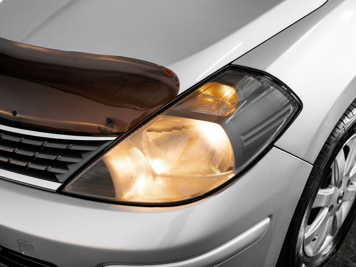 Nissan Tiida 2011 - фото автомобиля