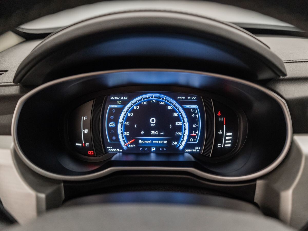Geely Atlas 2021 - фото автомобиля