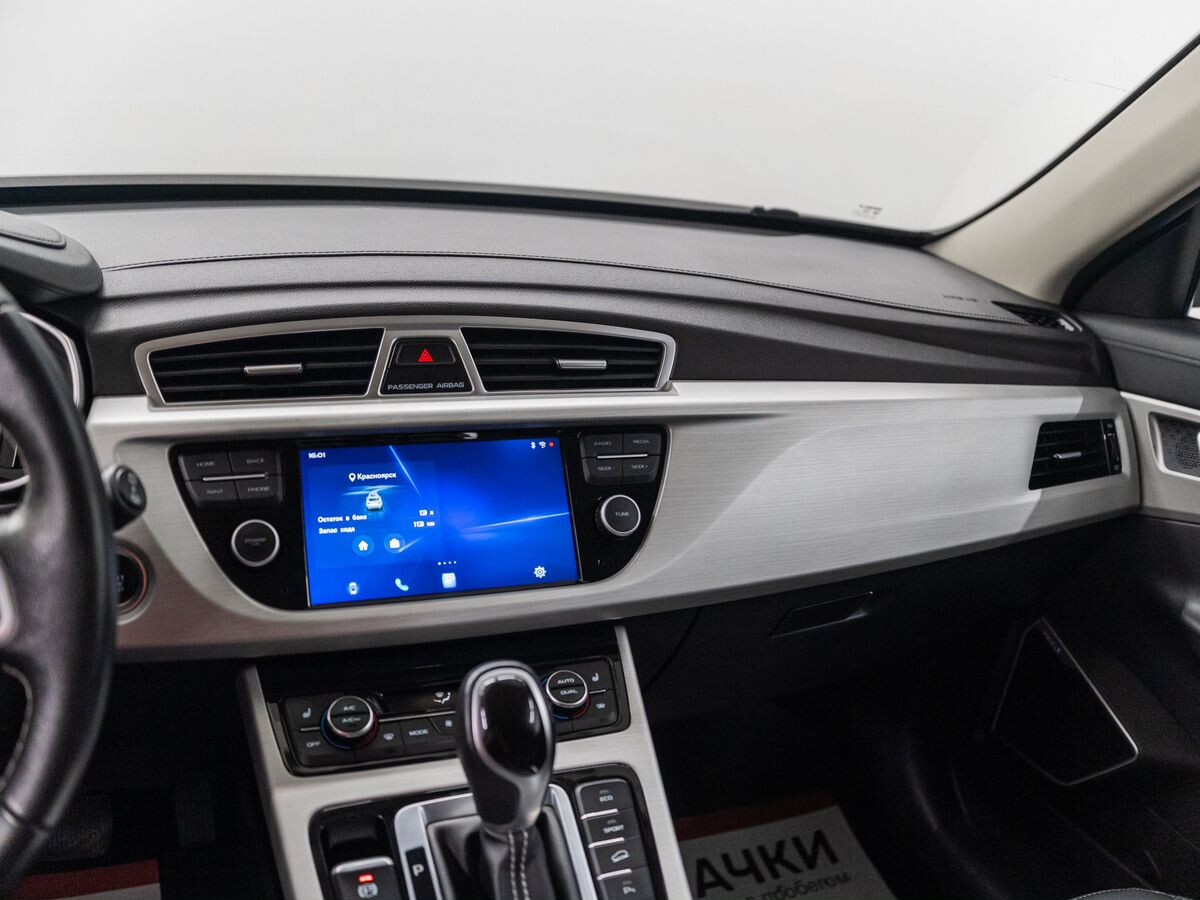Geely Atlas 2021 - фото автомобиля