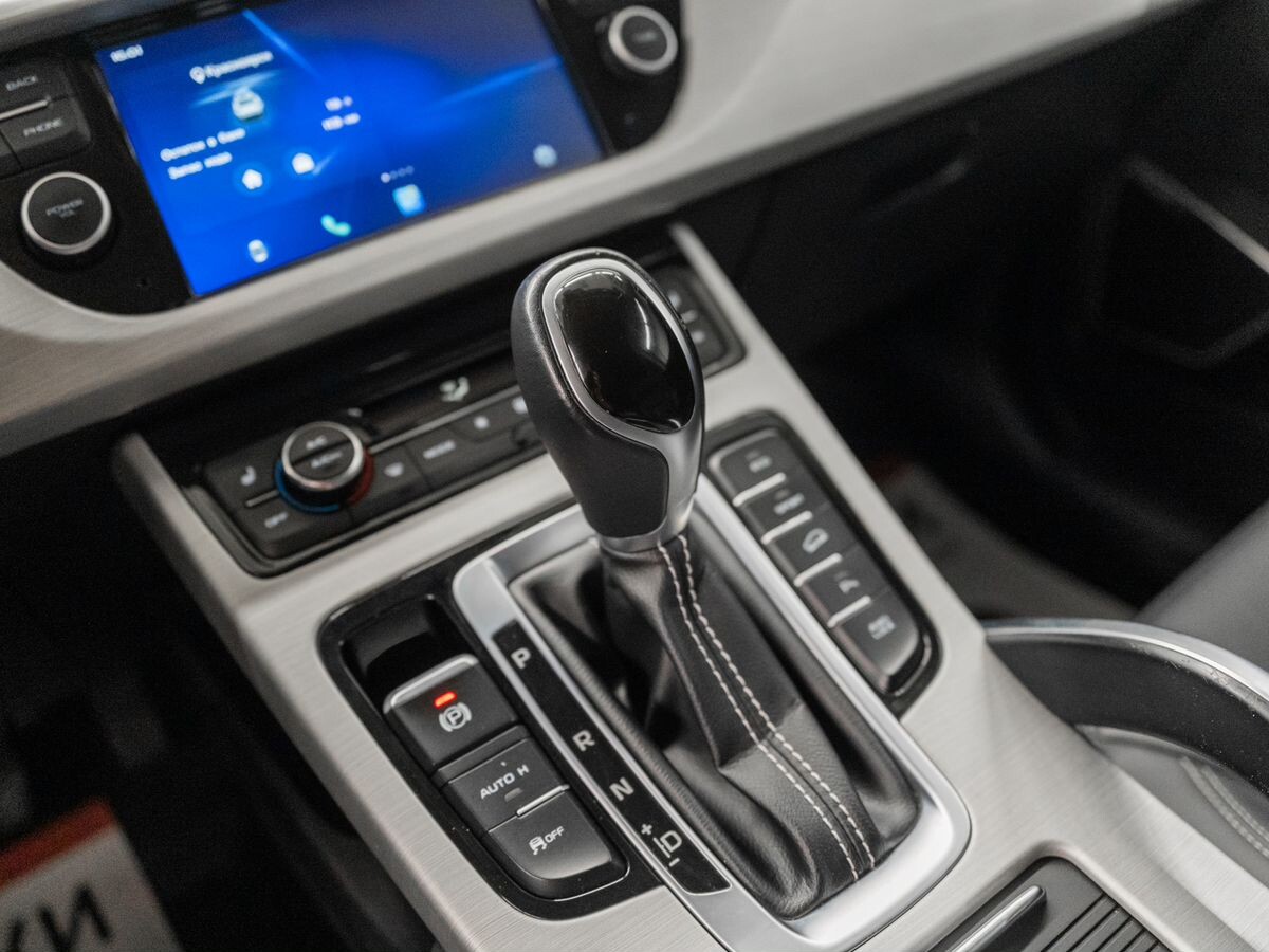 Geely Atlas 2021 - фото автомобиля