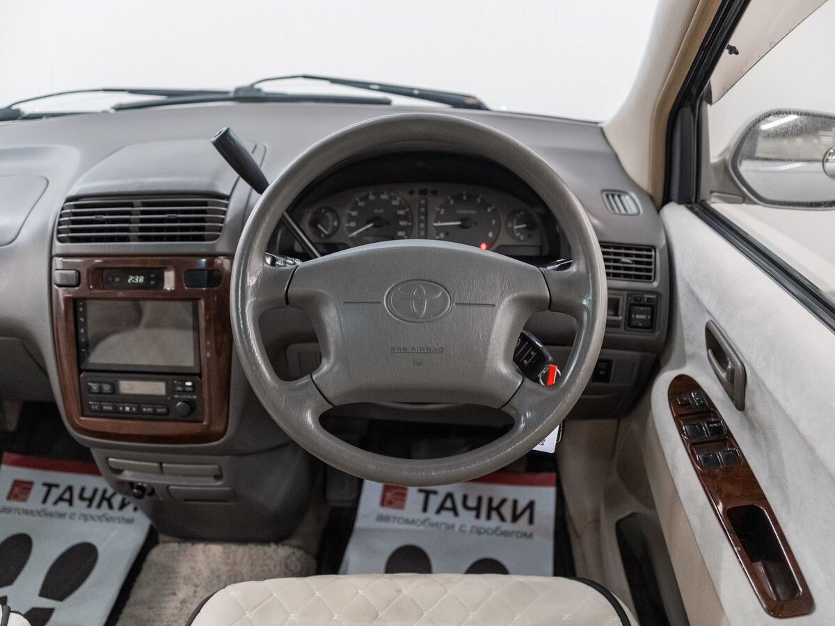 Toyota Gaia 1998 - фото автомобиля