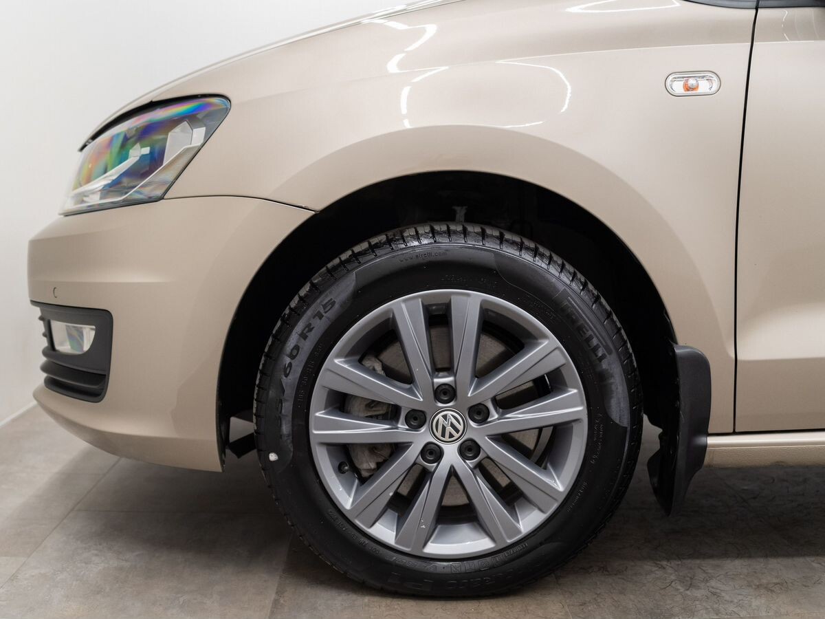 Volkswagen Polo 2020 - фото автомобиля