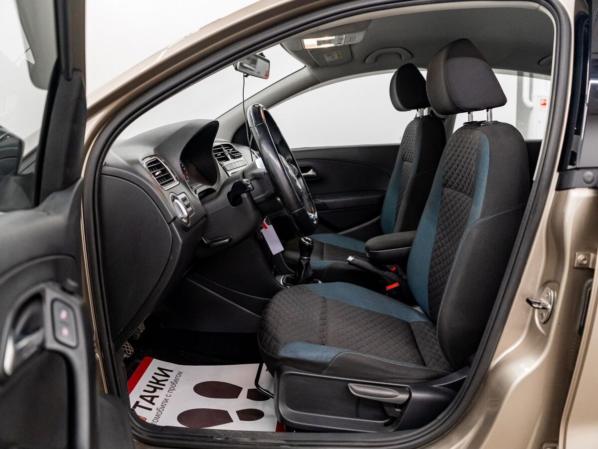 Volkswagen Polo 2020 - фото автомобиля