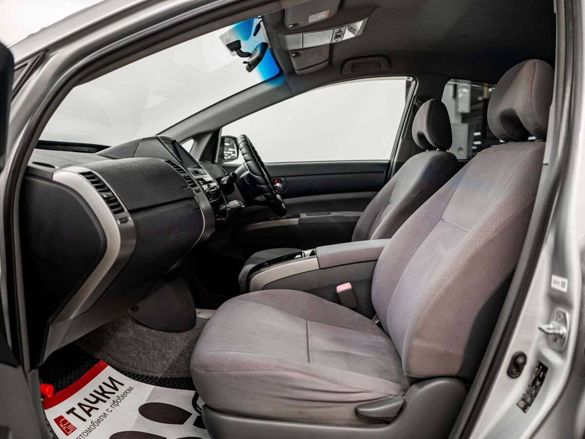 Toyota Prius 2008 - фото автомобиля