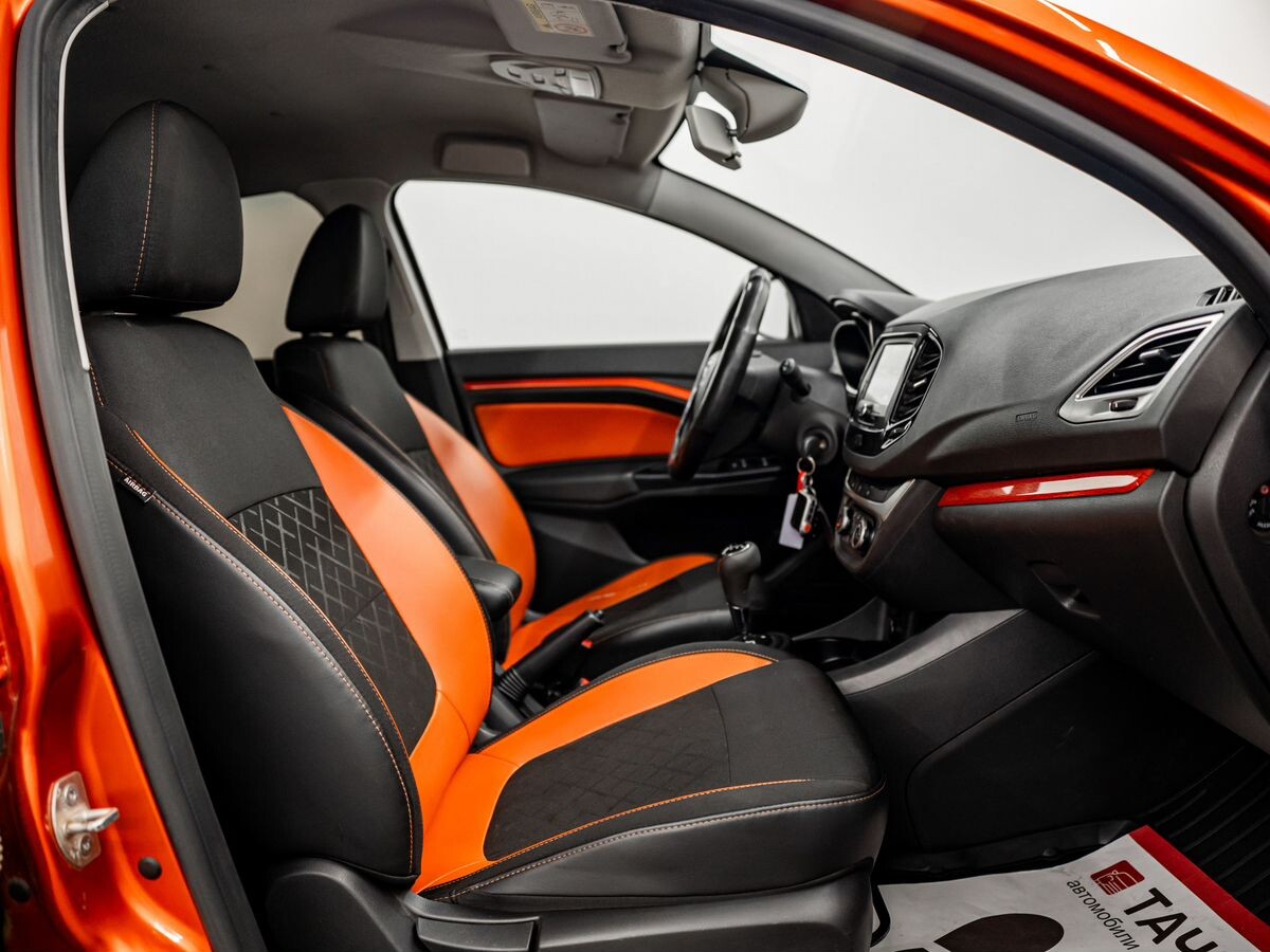 Лада Веста Кросс 2019 - фото автомобиля