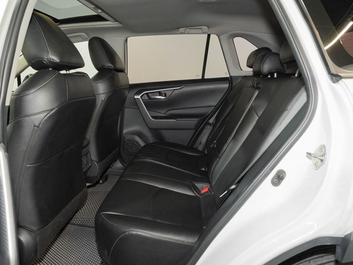 Toyota RAV4 2020 - фото автомобиля