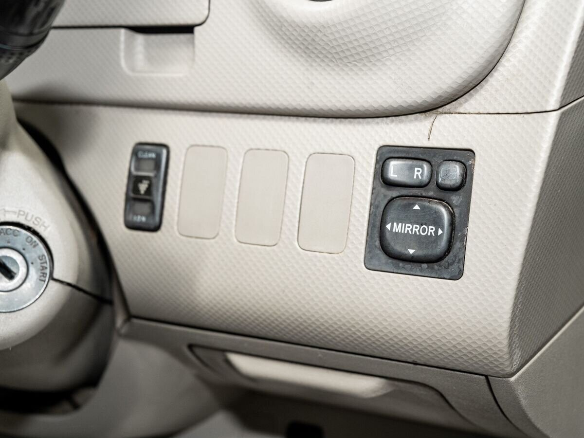 Toyota Porte 2008 - фото автомобиля