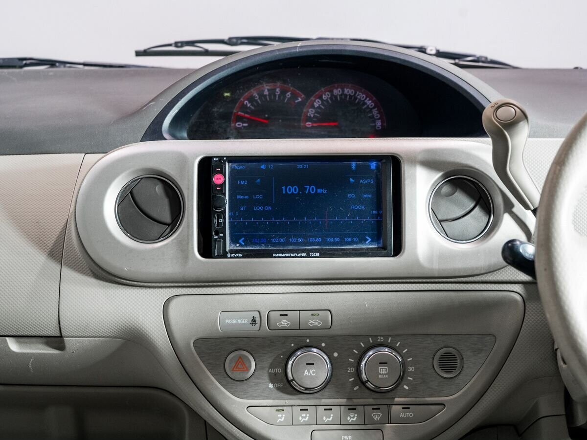 Toyota Porte 2008 - фото автомобиля