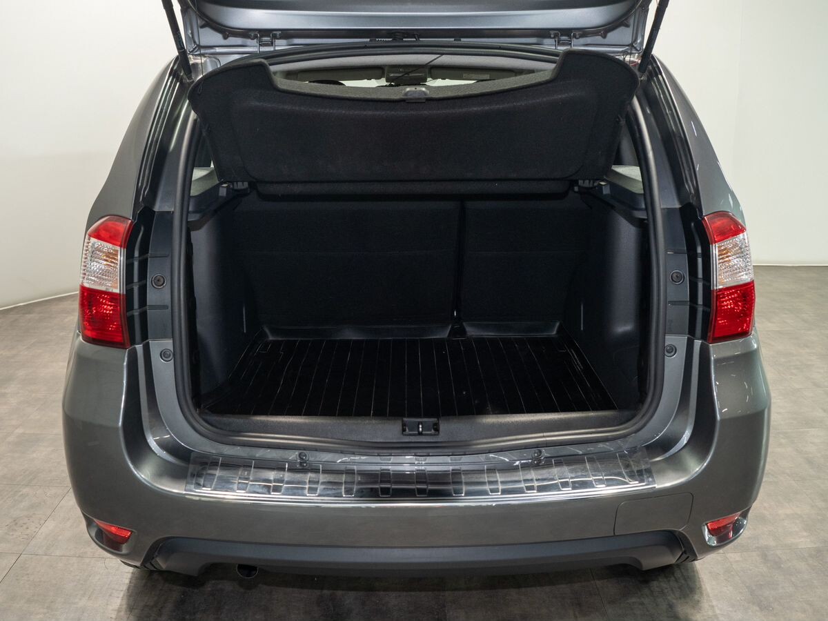 Nissan Terrano 2018 - фото автомобиля