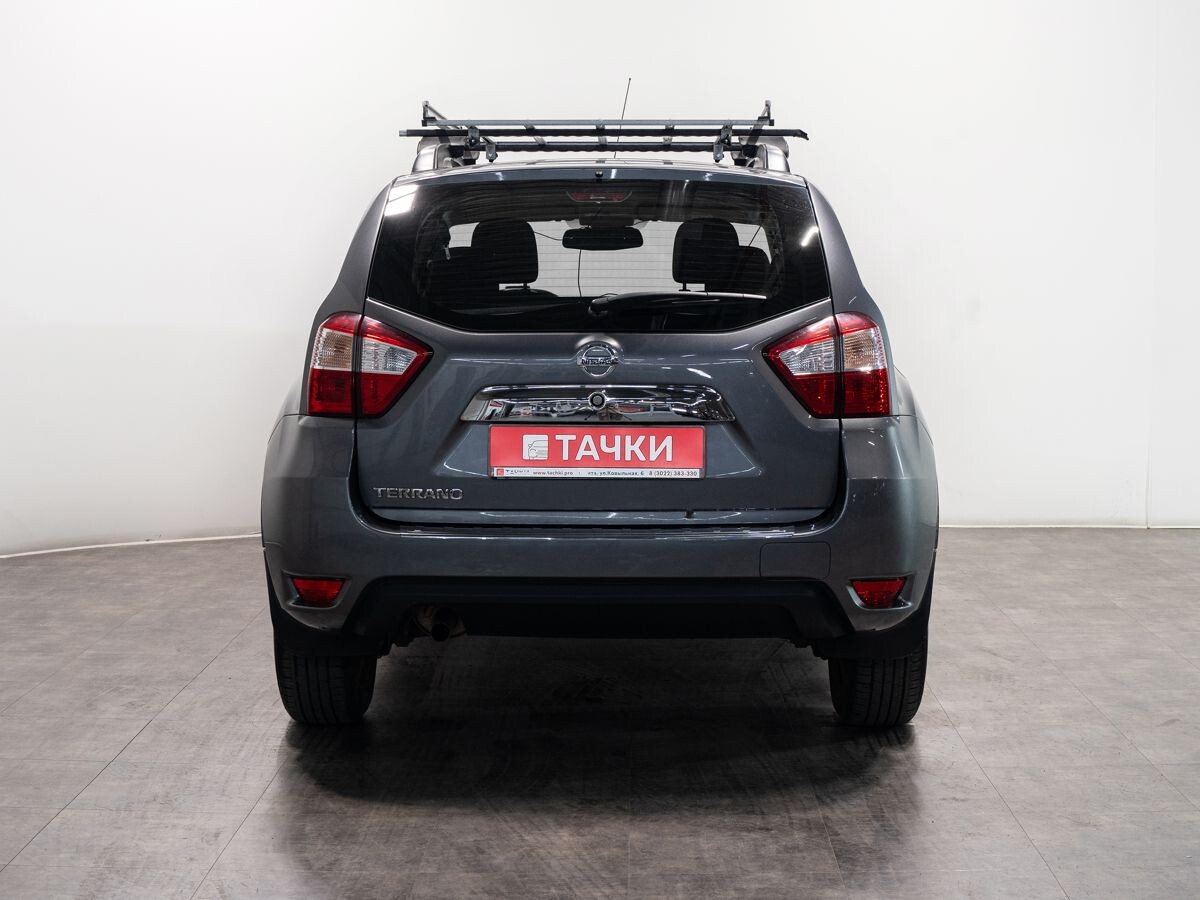 Nissan Terrano 2018 - фото автомобиля