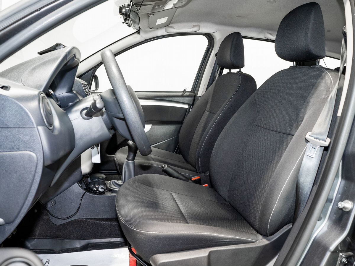 Nissan Terrano 2018 - фото автомобиля