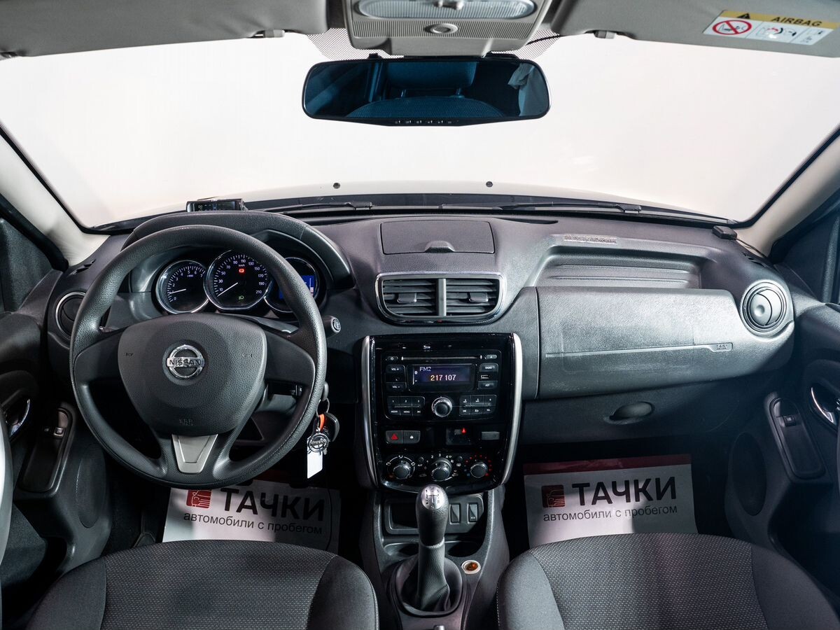 Nissan Terrano 2018 - фото автомобиля