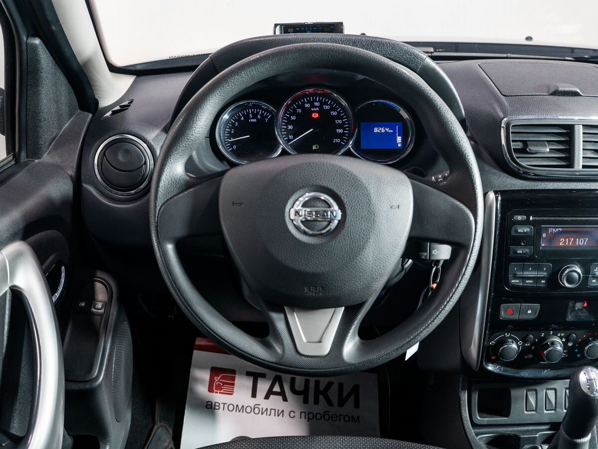 Nissan Terrano 2018 - фото автомобиля