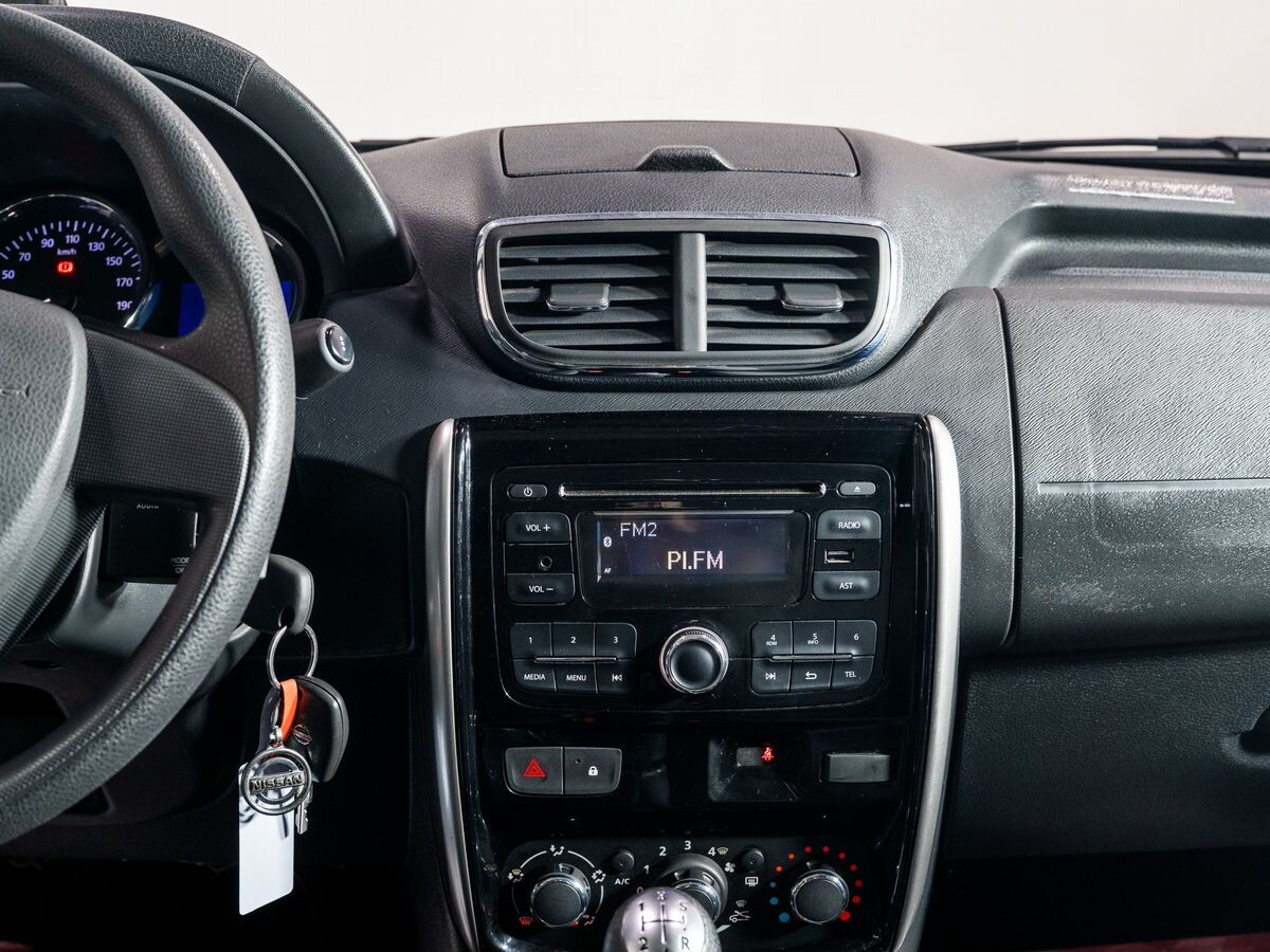 Nissan Terrano 2018 - фото автомобиля