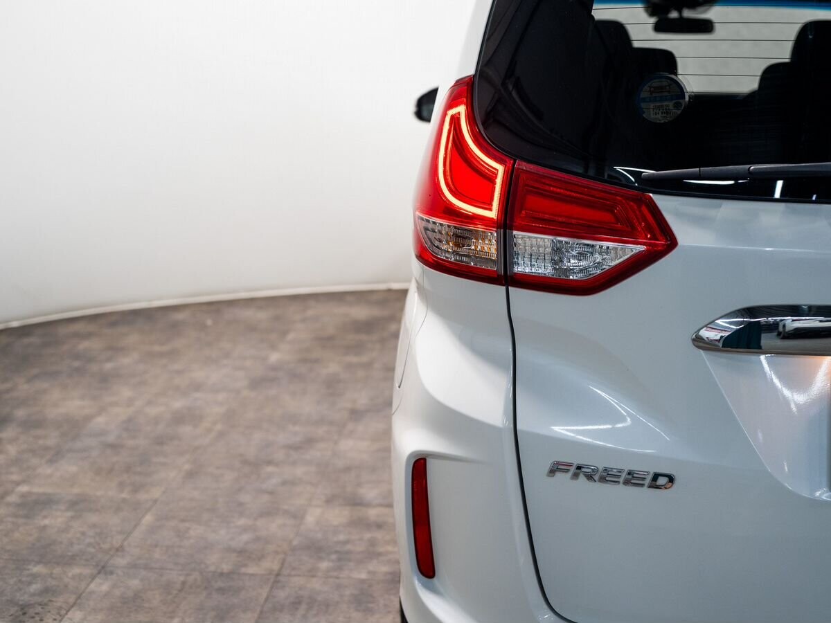 Honda Freed 2017 - фото автомобиля