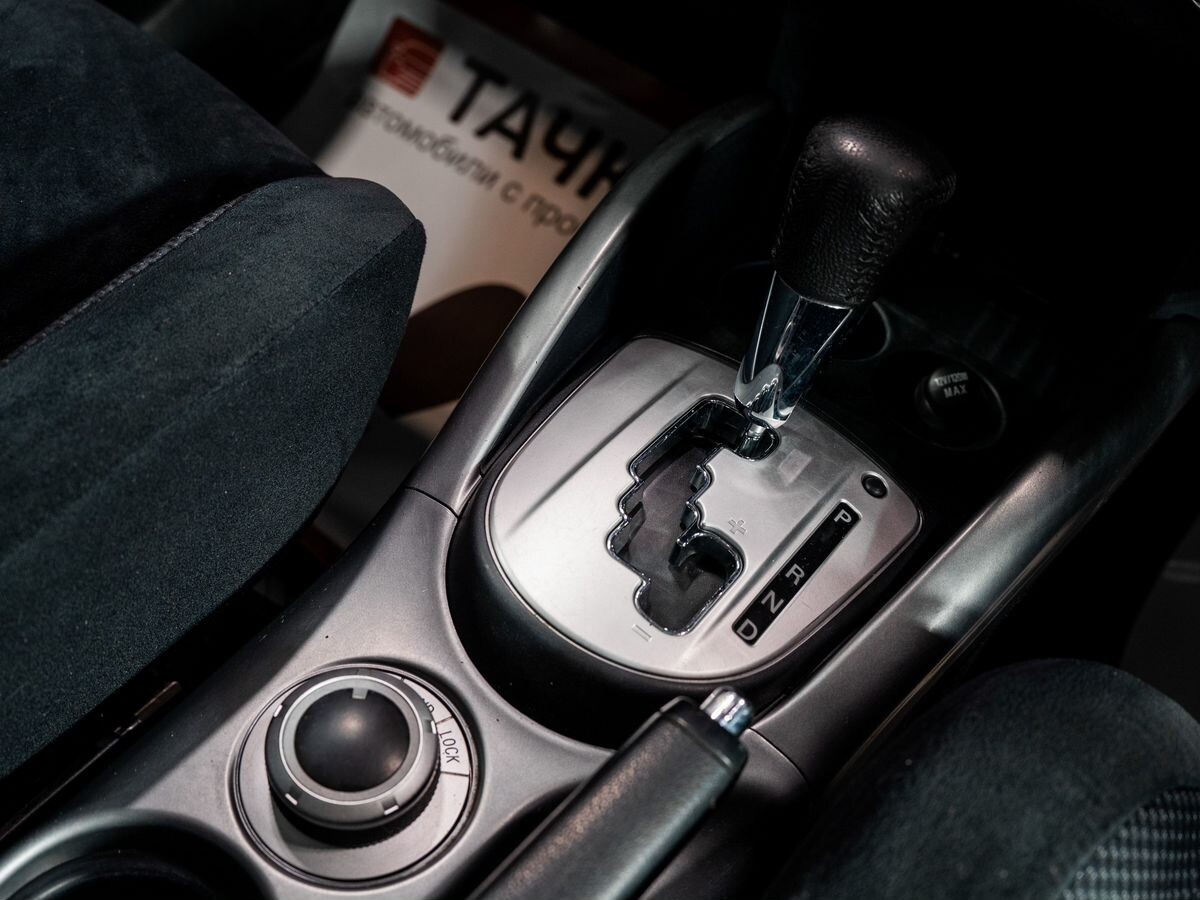 Mitsubishi Outlander 2010 - фото автомобиля