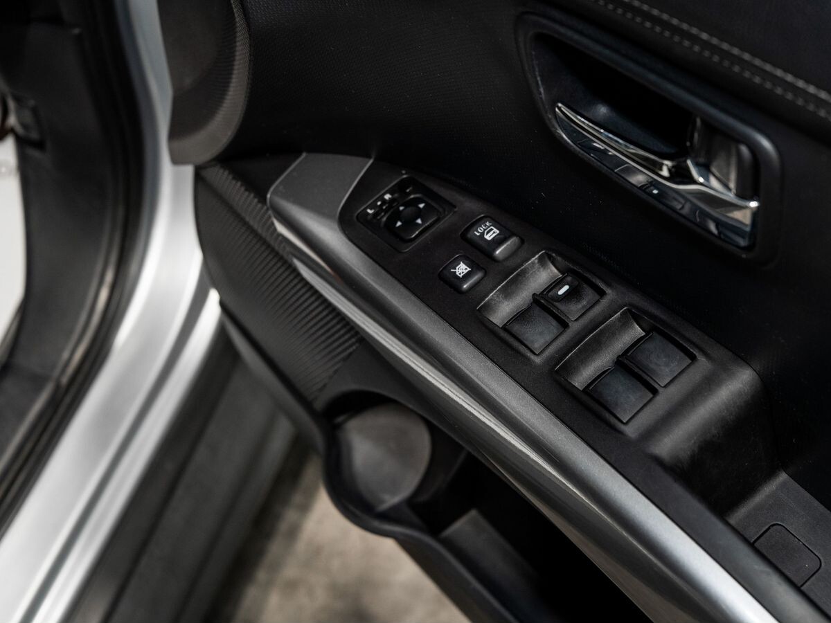 Mitsubishi Outlander 2010 - фото автомобиля